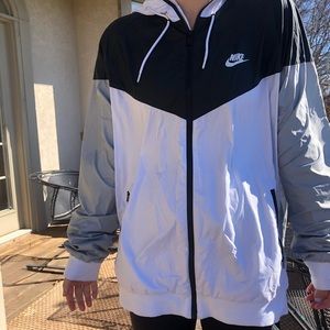 NIKE black and white windbreaker